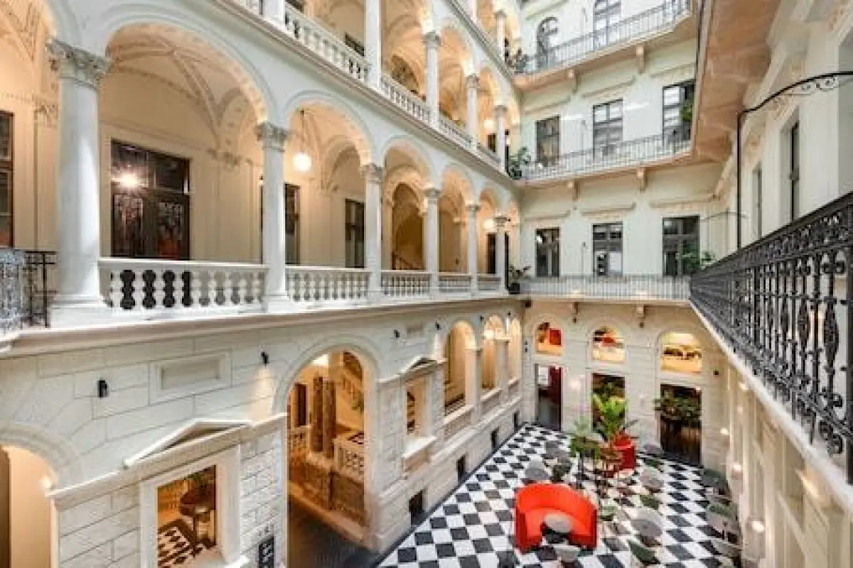 Hotel Oktogon Haggenmacher – Affordable hotel in Budapest