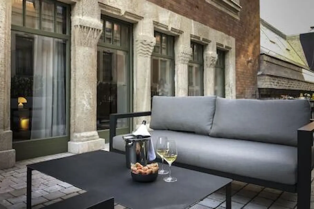 Kozmo Hotel Suites & Spa - Small Luxury Hotels of the World – Affordable hotel in Budapest