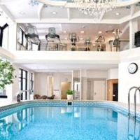 Queen's Court Hotel & Residence – Affordable hotel in Budapest