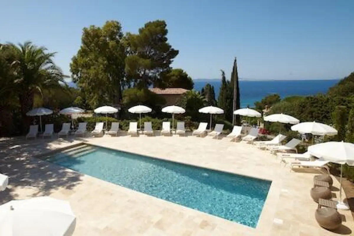 Les Terrasses du Bailli Hôtel – Affordable hotel in Rayol-Canadel-sur-Mer