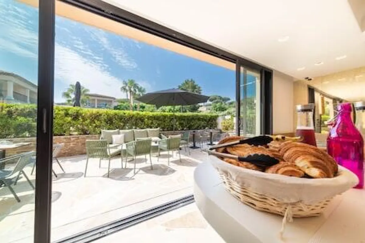 Hotel Brin d'Azur - Saint Tropez – Affordable hotel in Gassin