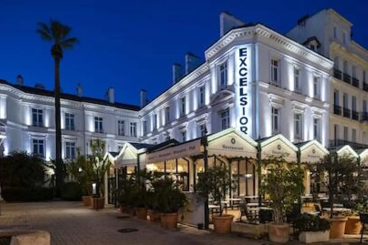 Excelsior – Affordable hotel in Saint-Raphael