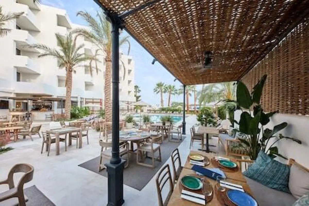 Hotel Tres Torres – Affordable hotel in Santa Eulalia del Rio