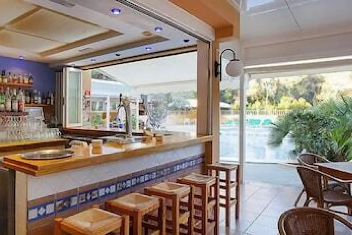 Ses Eufabietes Apartments & Restaurant – Affordable hotel in Formentera