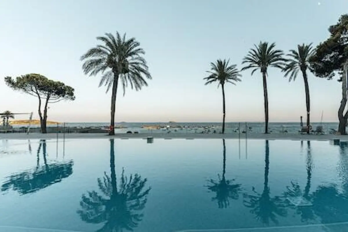 The Ibiza Twiins Hotel – Affordable hotel in Ibiza Town