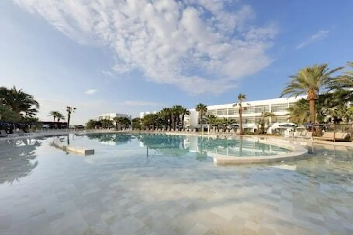 Grand Palladium Select Palace Ibiza - All Inclusive – Affordable hotel in Sant Josep de sa Talaia