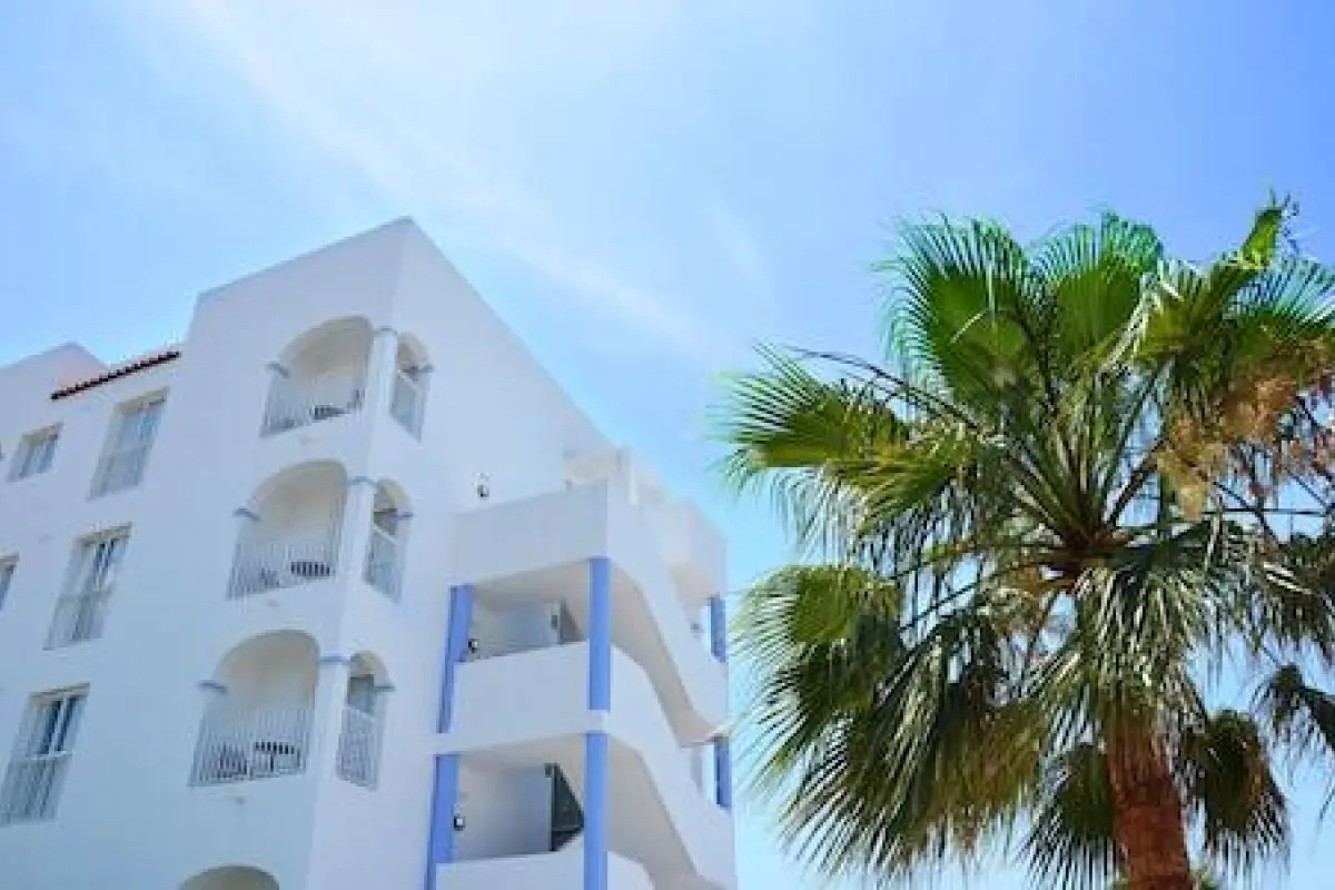 Aparthotel Vibra San Marino – Affordable hotel in Sant Josep de sa Talaia