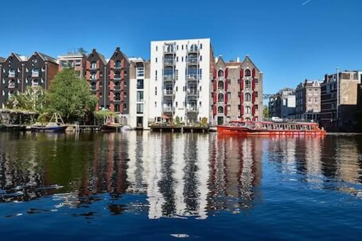 Holiday Inn Express Amsterdam - City Hall by IHG – Affordable hotel in Amsterdam