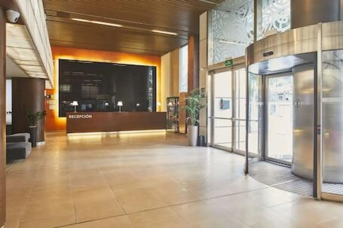 Hotel Silken Puerta de Valencia – Affordable hotel in Valencia