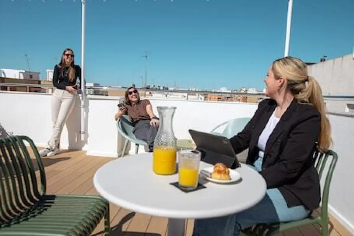 Aila II Hotel Boutique – Affordable hotel in Burjasot