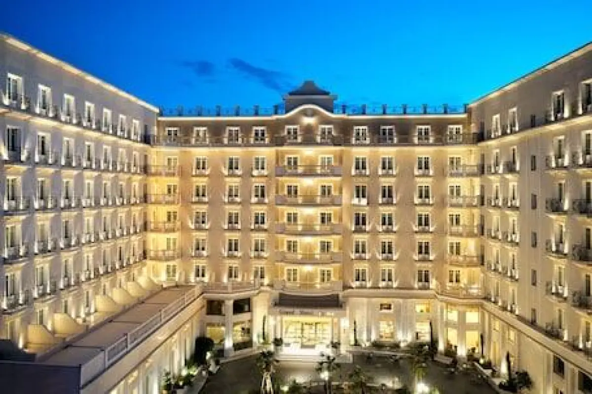 Grand Hotel Palace – Affordable hotel in Ampelokipoi-Menemeni