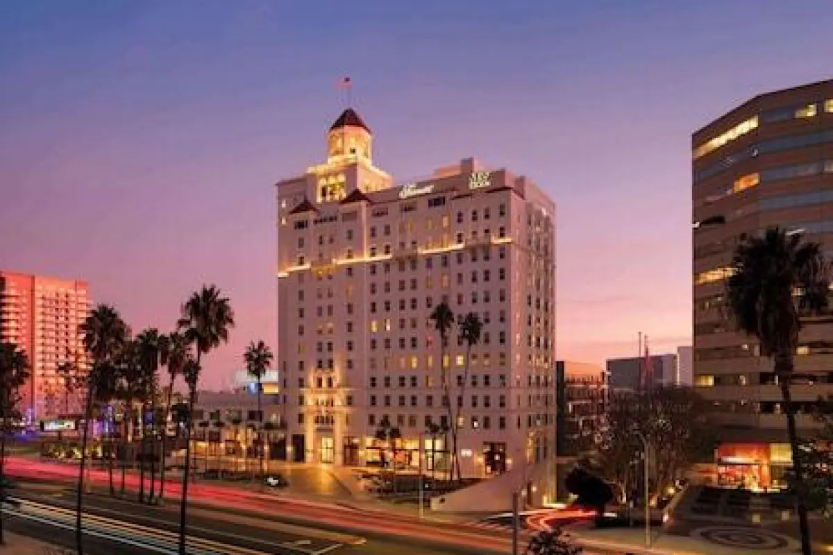 Fairmont Breakers Long Beach – Affordable hotel in Long Beach