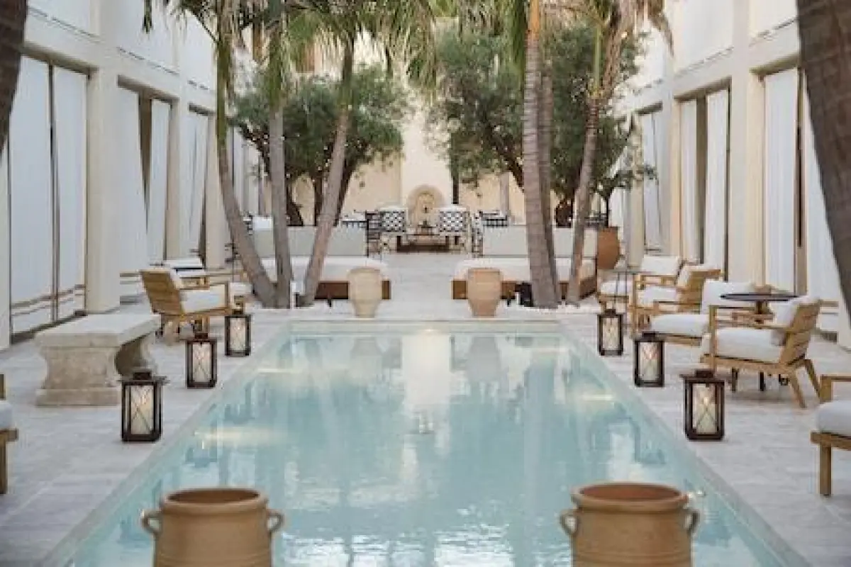 Cara – Affordable hotel in Los Angeles