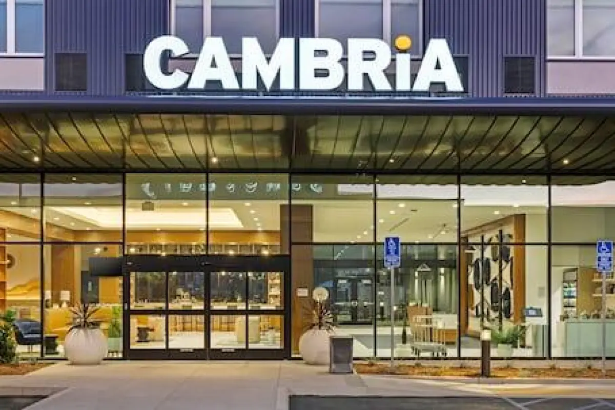 Cambria Hotel Burbank Airport – Affordable hotel in Burbank