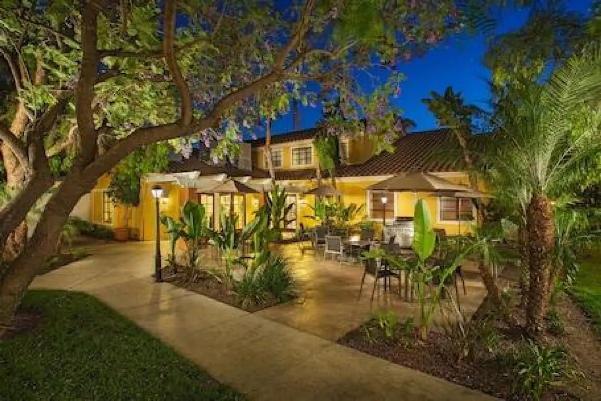 Clementine Hotel & Suites Anaheim – Affordable hotel in Anaheim
