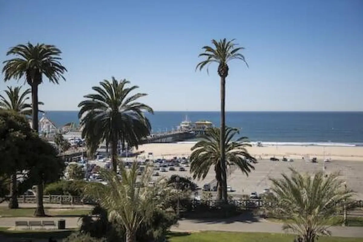 Shore Hotel – Affordable hotel in Santa Monica