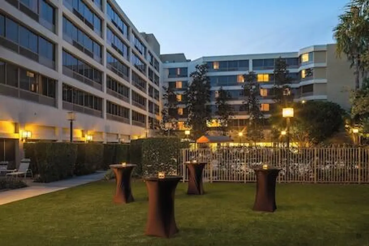 Fullerton Marriott at California State University – Affordable hotel in Fullerton