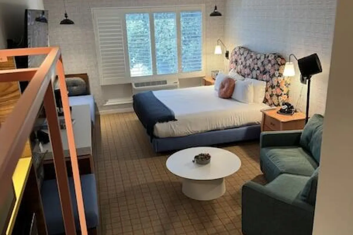  The Hollywood Franklin Hotel near Universal Studios – Affordable hotel in Los Angeles
