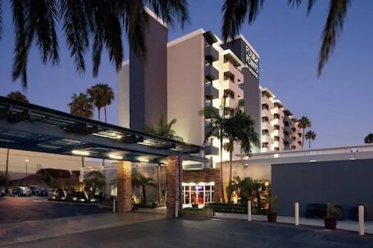 Four Points by Sheraton Los Angeles Westside – Affordable hotel in Culver City
