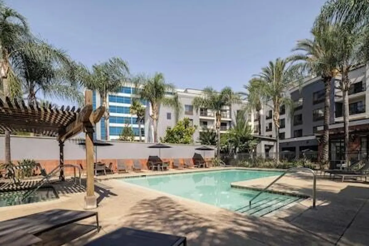 Courtyard by Marriott Los Angeles Burbank Airport – Affordable hotel in Burbank