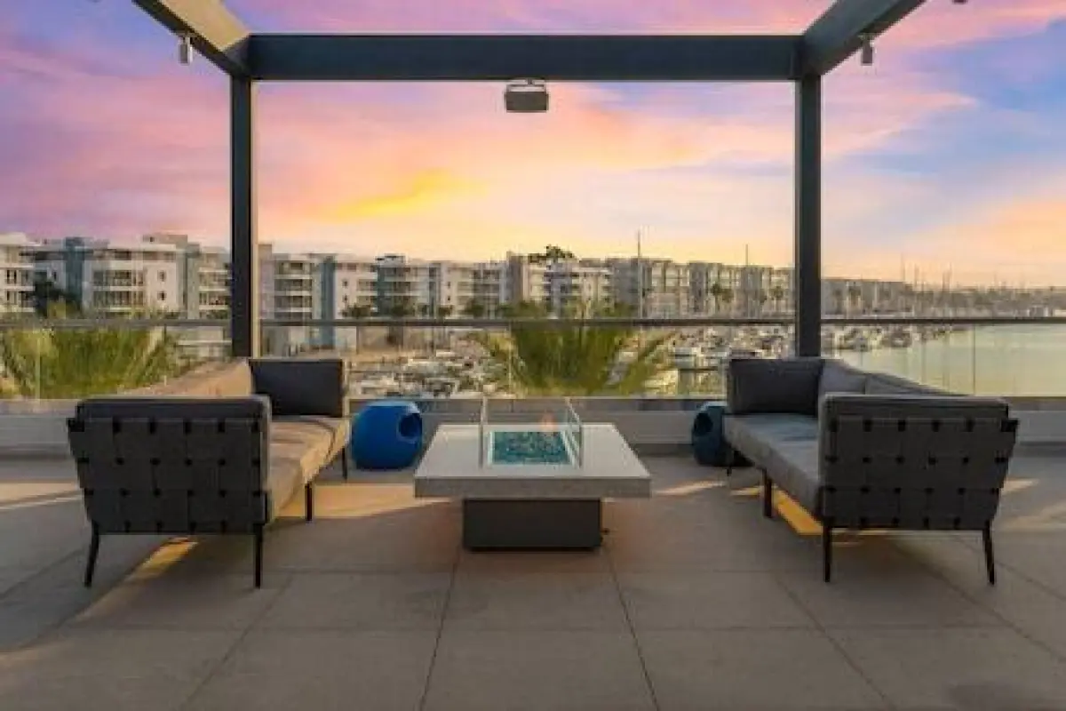 Courtyard by Marriott Marina del Rey – Affordable hotel in Marina del Rey