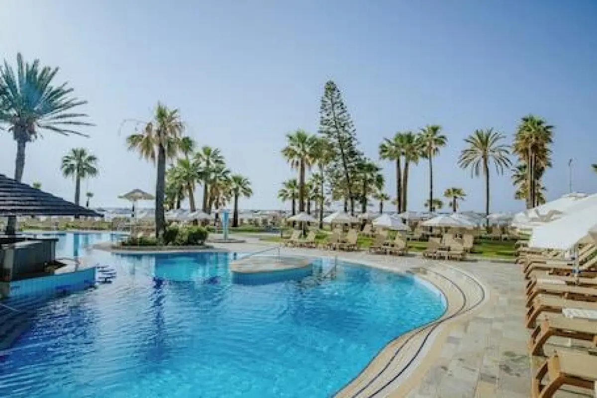 Golden Bay Beach Hotel – Affordable hotel in Pyla