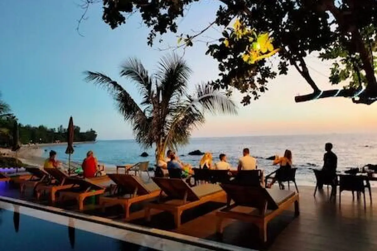 Horizon Beach Resort Koh Jum – Affordable hotel in Nuea Khlong