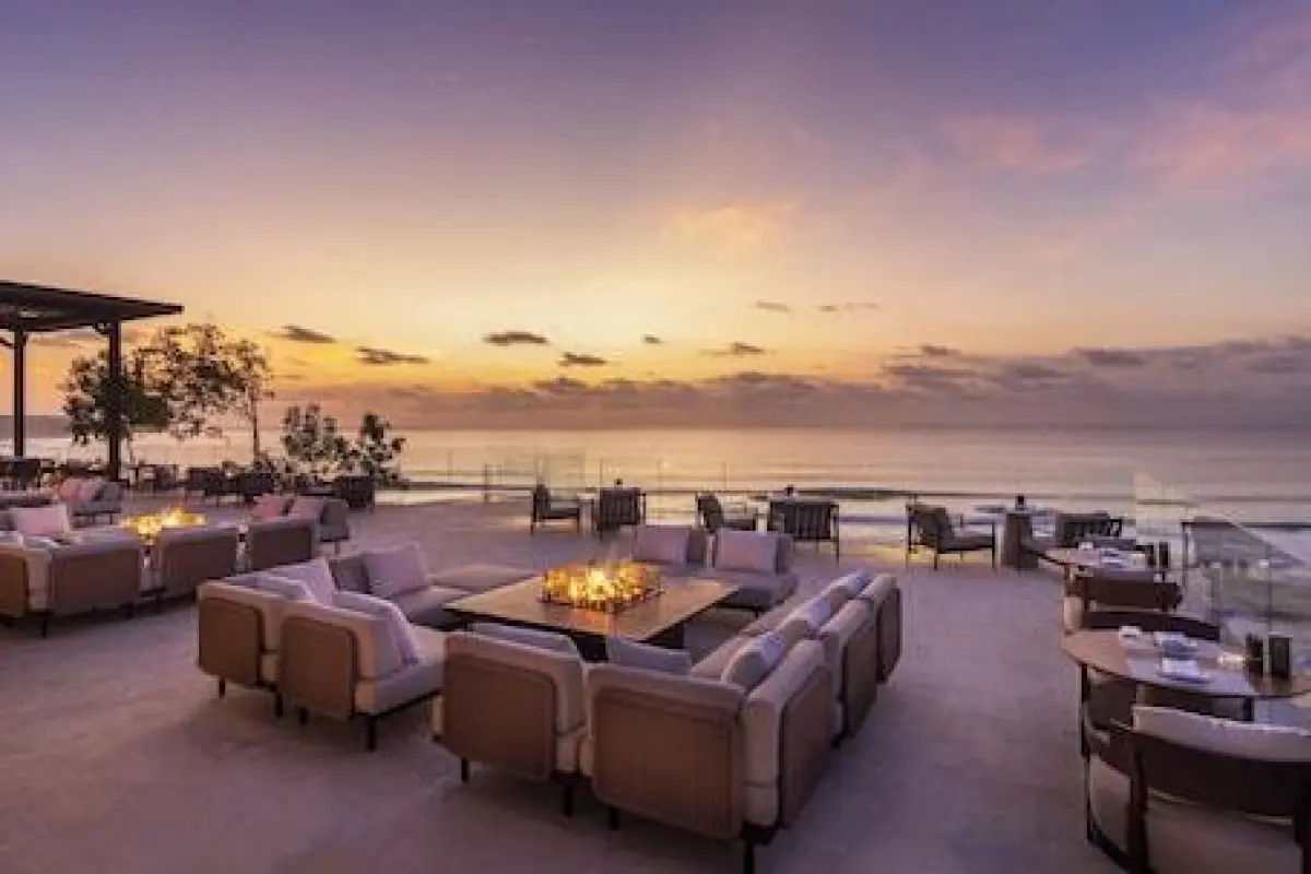Jumeirah Bali – Affordable hotel in Pecatu