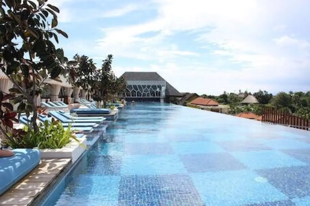 TS Suites Seminyak – Affordable hotel in Seminyak