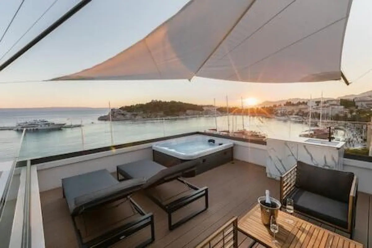 Heritage Hotel Porin – Affordable hotel in Makarska
