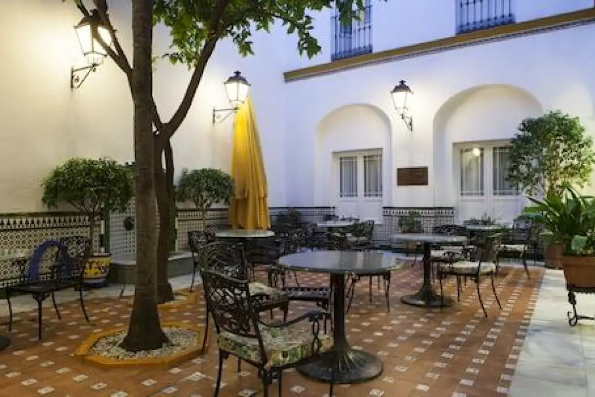 Hotel Cervantes – Affordable hotel in Seville