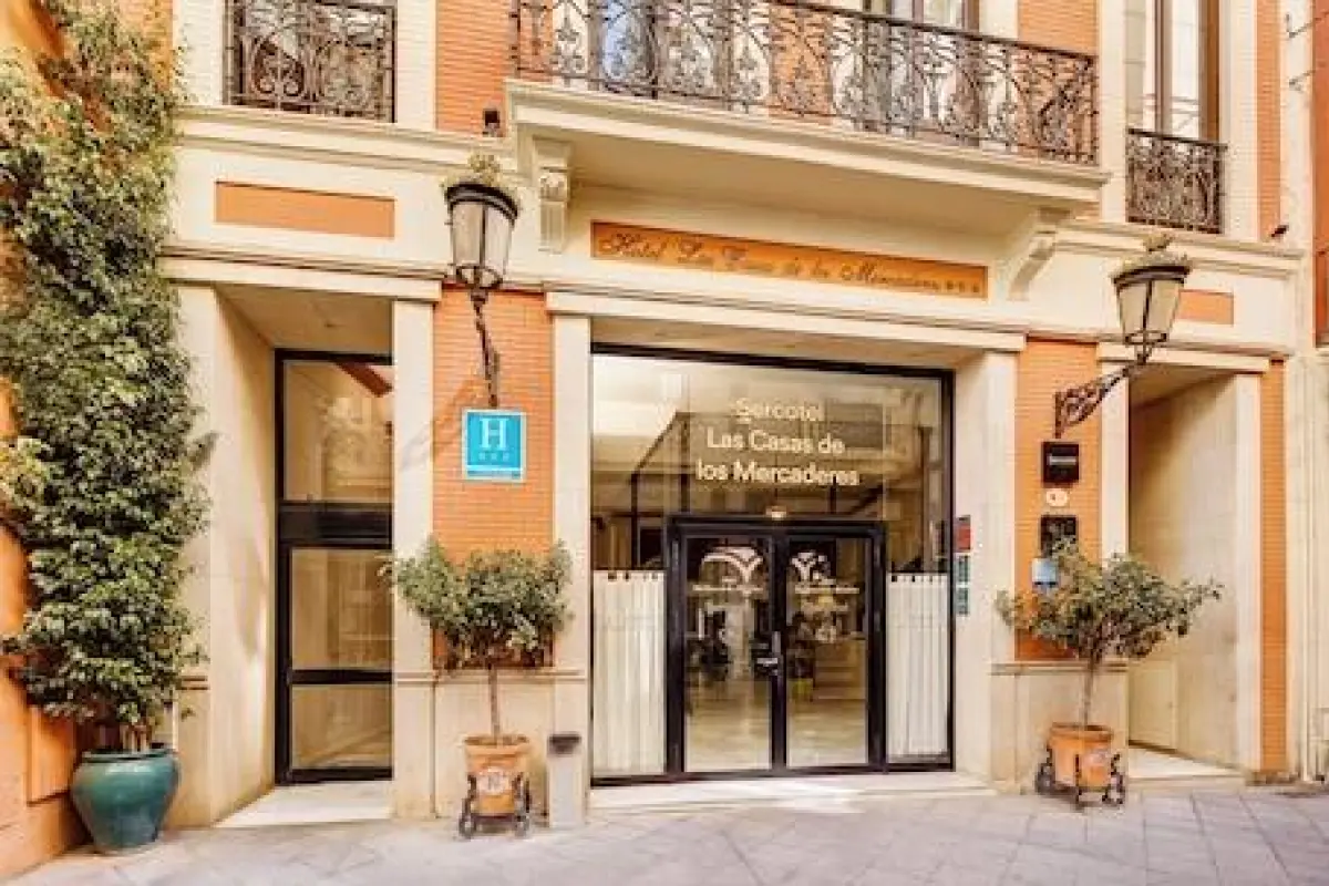 Sercotel Las Casas de los Mercaderes – Affordable hotel in Seville