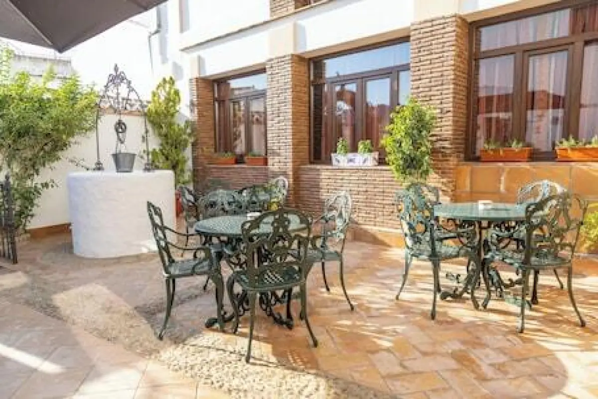Hotel La Casa Grande del Burgo – Affordable hotel in El Burgo