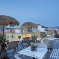 The Pinnacle Athens – Affordable hotel in Athens