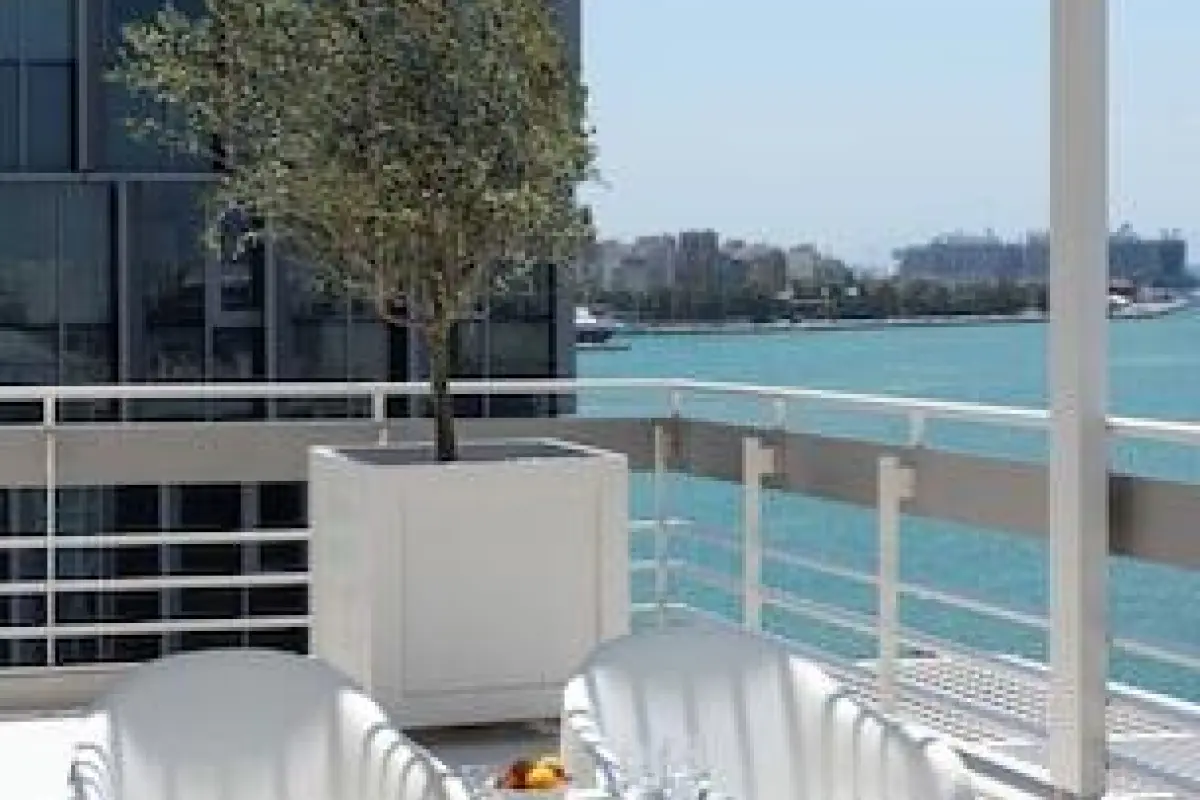 Port Tower – Affordable hotel in Piraeus