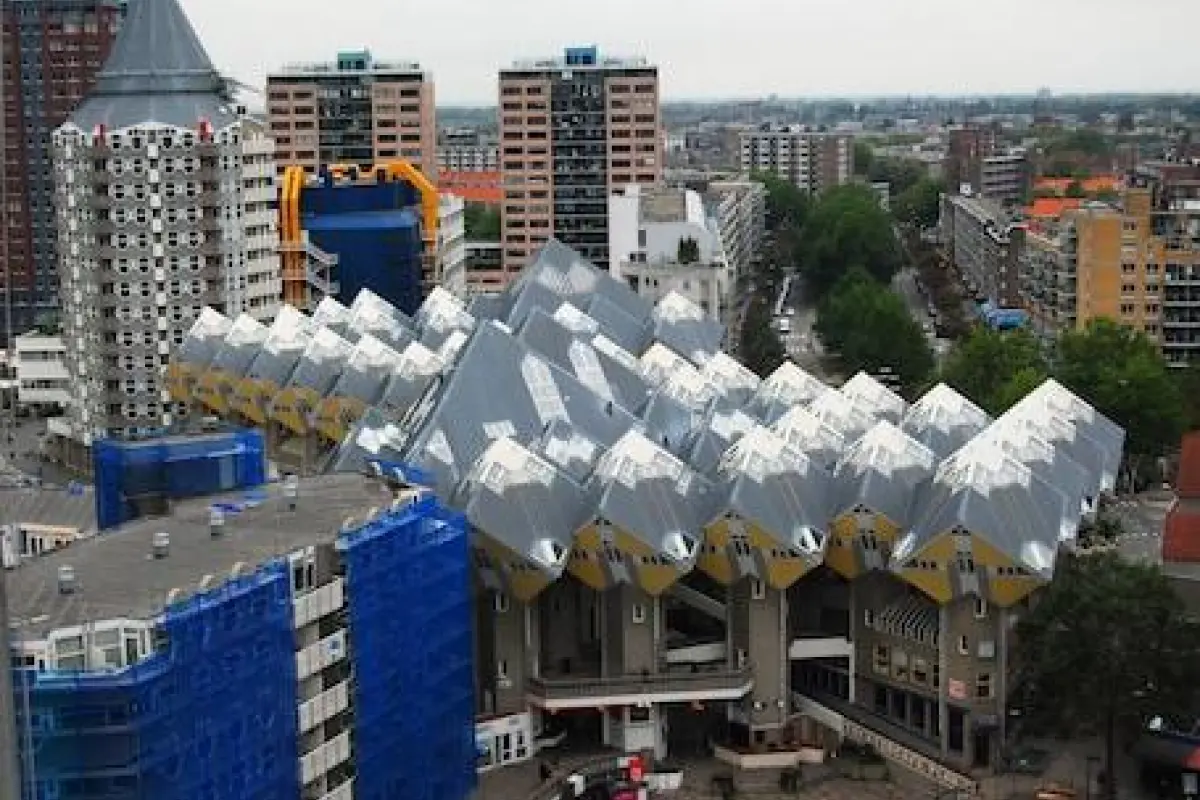 Leonardo Hotel Rotterdam Savoy – Affordable hotel in Rotterdam