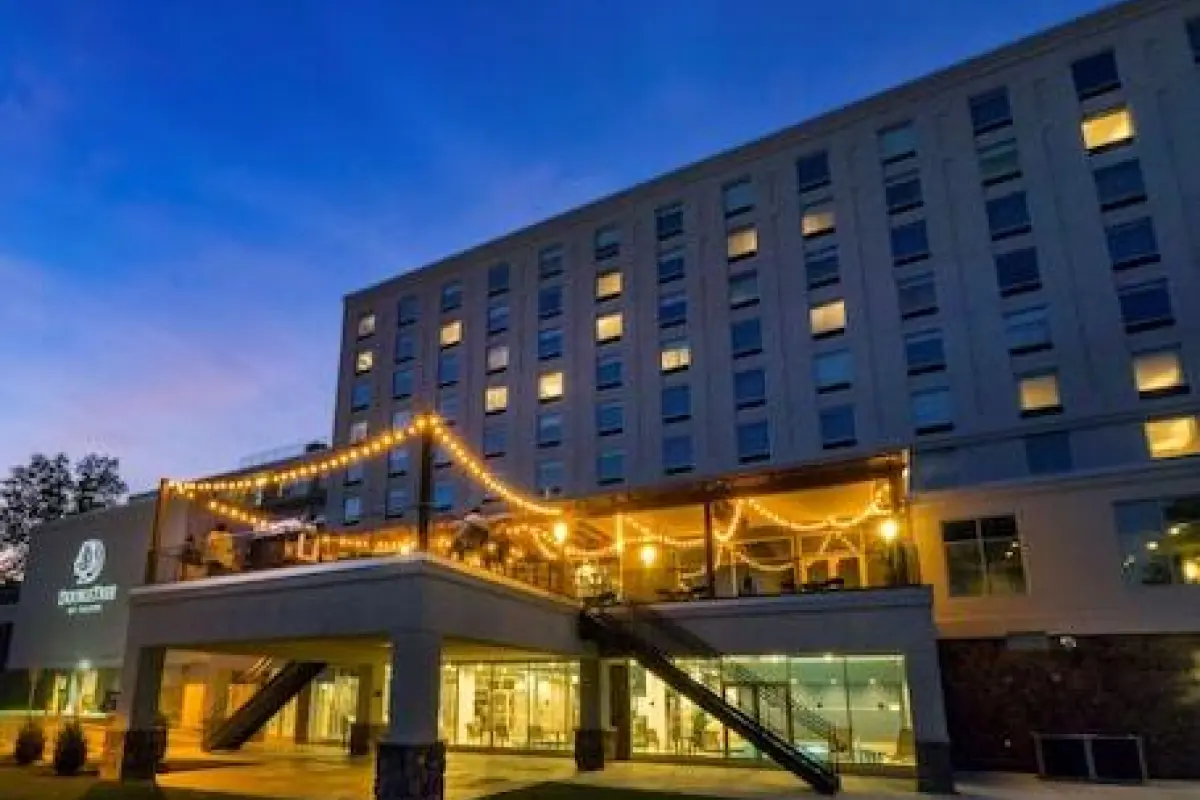 DoubleTree by Hilton Hotel Niagara Falls New York – Affordable hotel in Niagara Falls