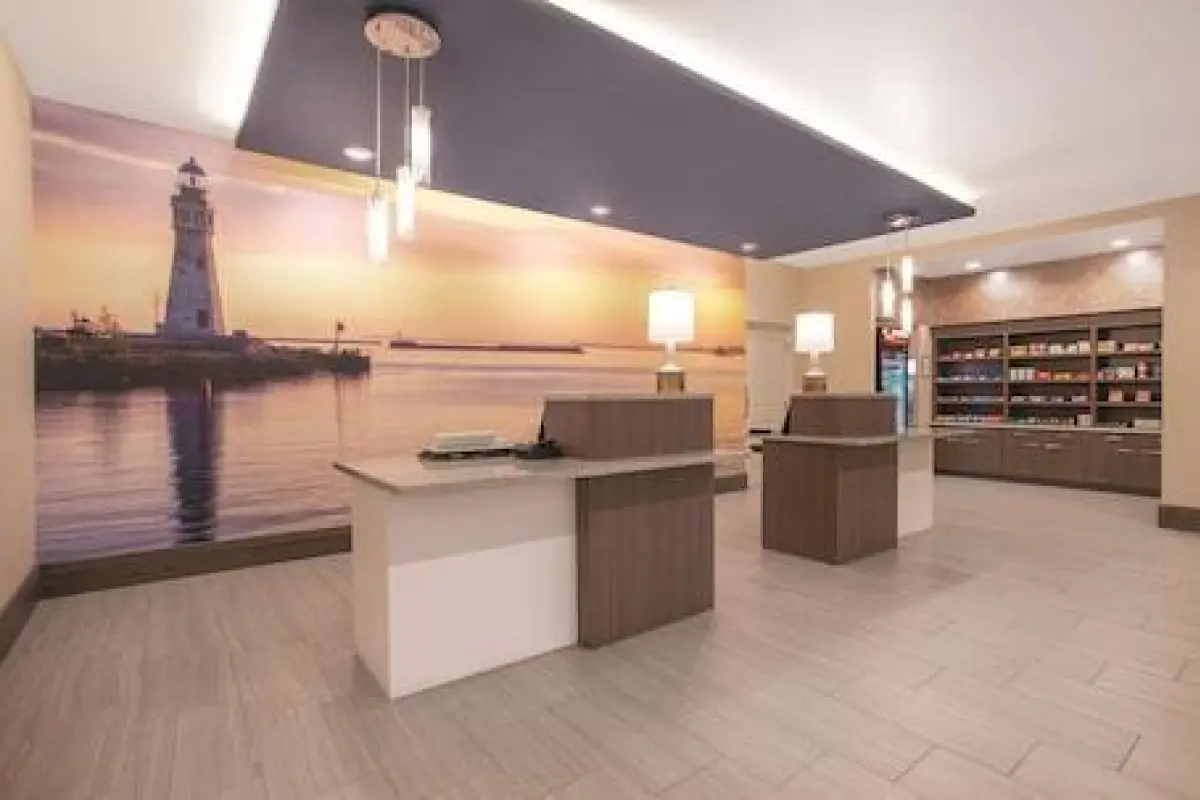 La Quinta Inn & Suites by Wyndham Buffalo Amherst – Affordable hotel in Buffalo