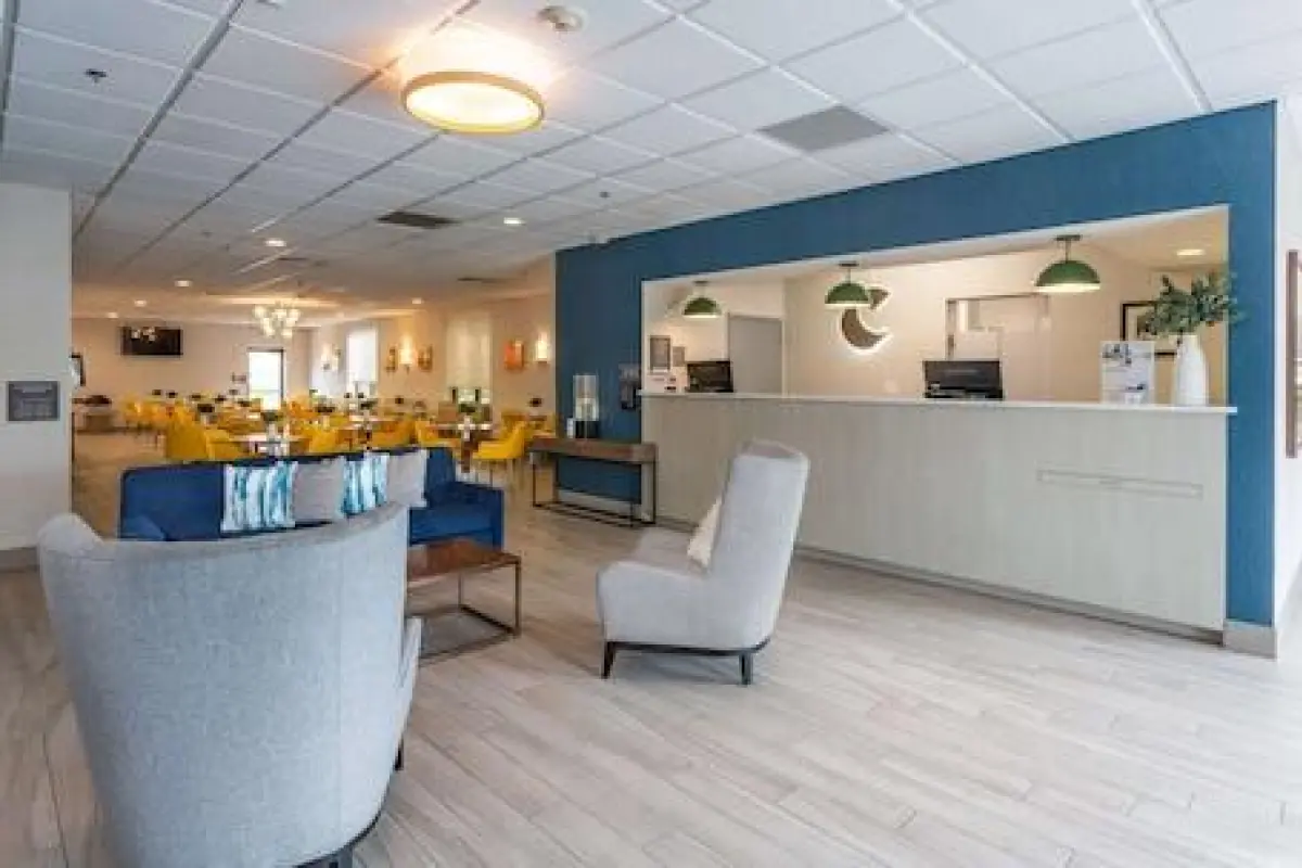 Comfort Inn & Suites Buffalo Airport – Affordable hotel in Buffalo