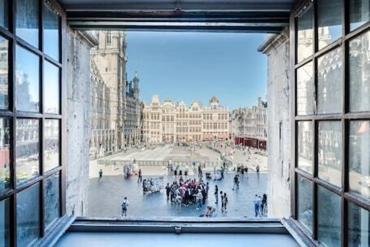 Hotel Le Quinze Grand Place Brussels – Affordable hotel in Brussels