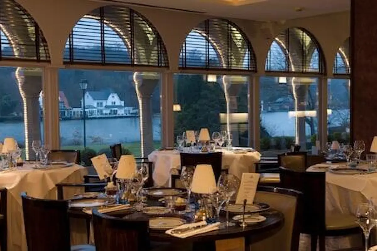Martin's Château du Lac – Affordable hotel in Rixensart