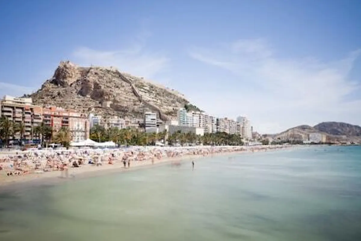 Dormirdcine Alicante – Affordable hotel in Alicante