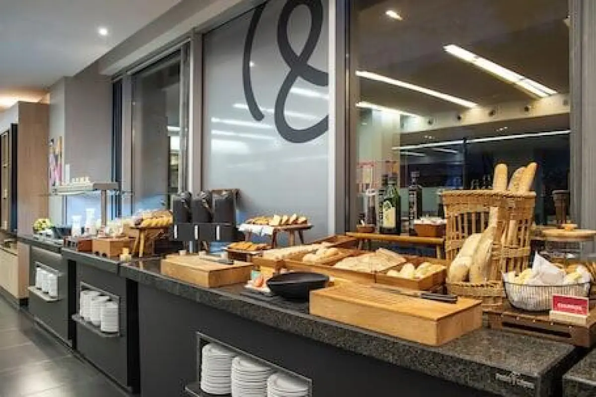 Hotel Granada by Pierre & Vacances – Affordable hotel in Granada