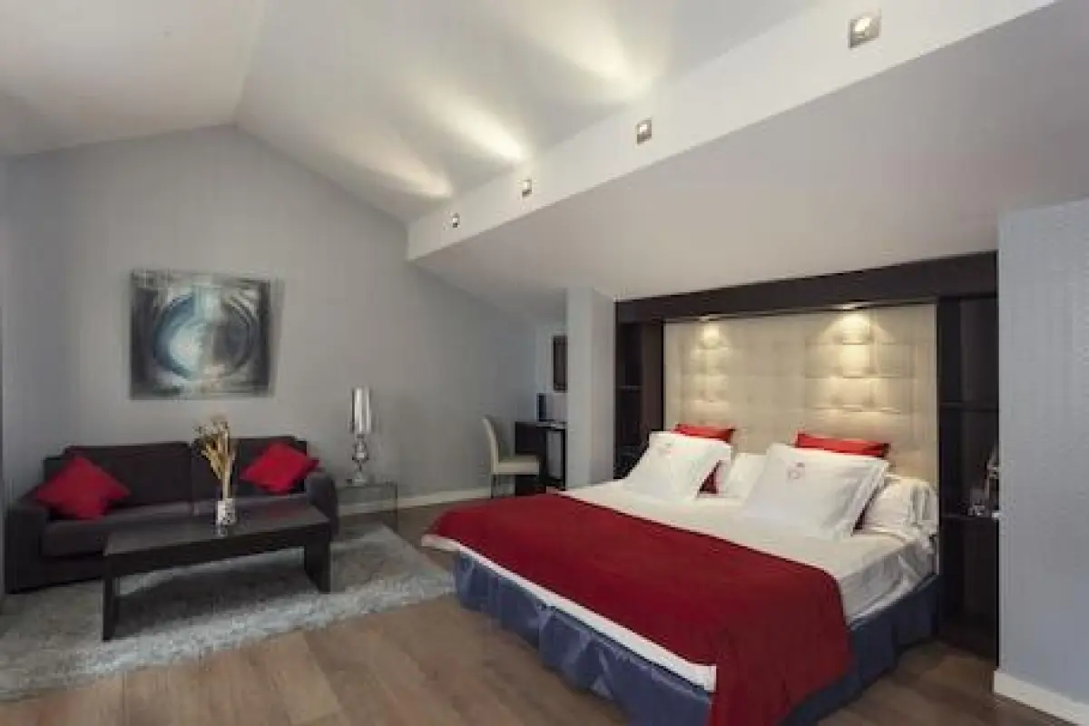 La Casa de La Trinidad Hotel by Casas y Palacios – Affordable hotel in Granada