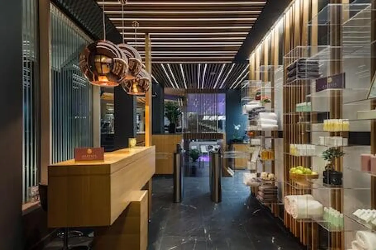 Crowne Plaza Bucharest by IHG – Affordable hotel in Bucharest