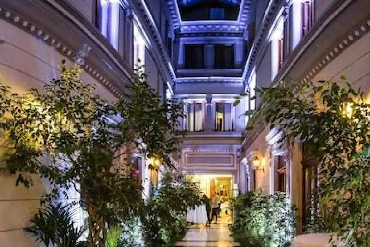 Hotel Casa Capsa – Affordable hotel in Bucharest