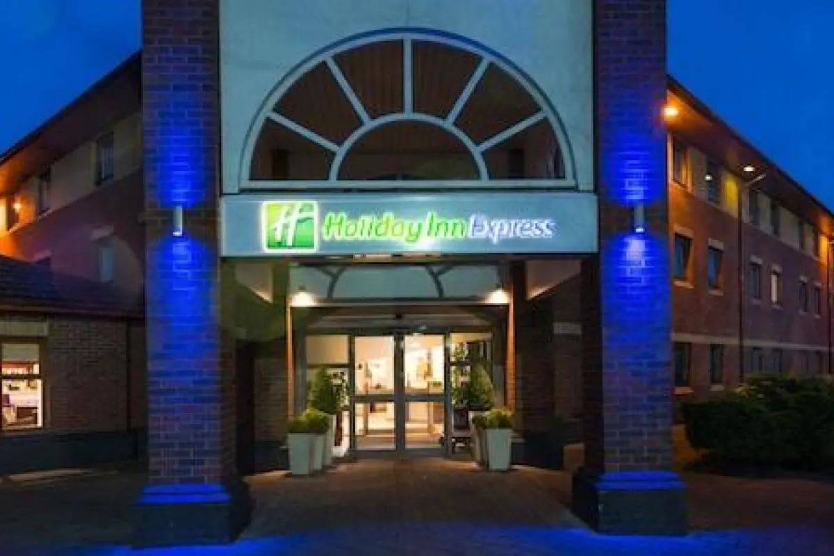 Holiday Inn Express Warwick - Stratford-upon-Avon by IHG – Affordable hotel in Warwick