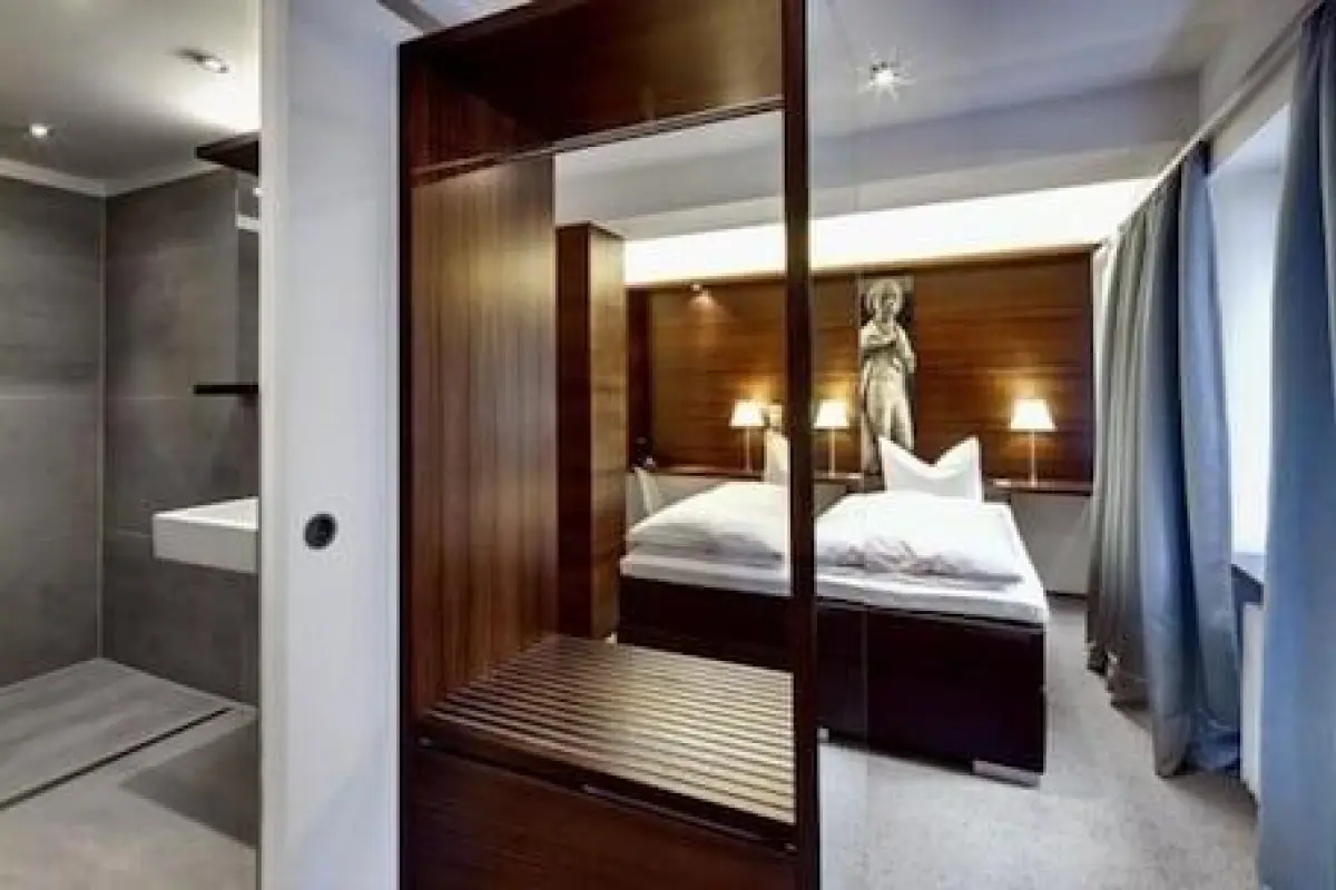 Stern am Rathaus – Affordable hotel in Cologne