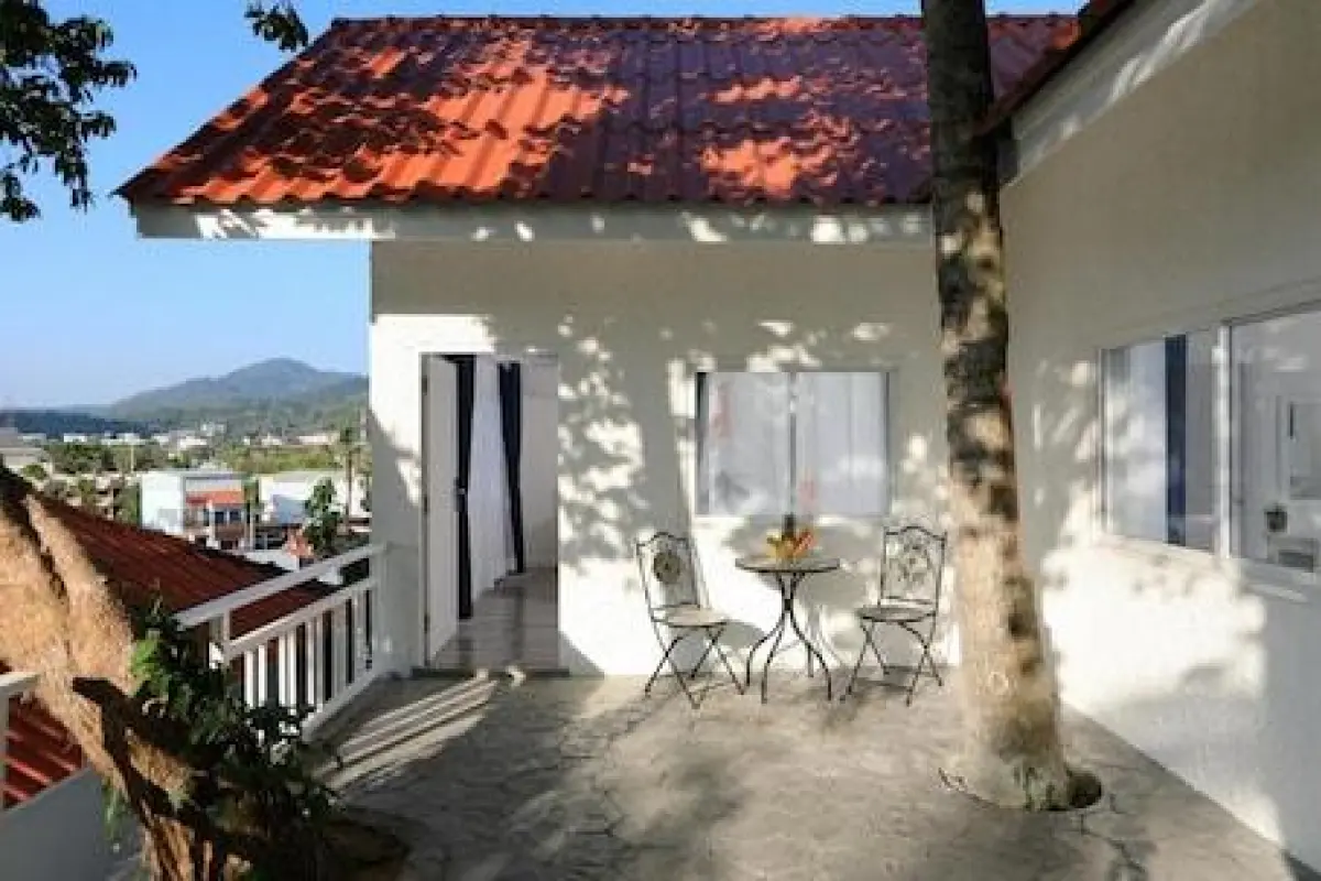 Kata White Villas – Affordable hotel in Karon