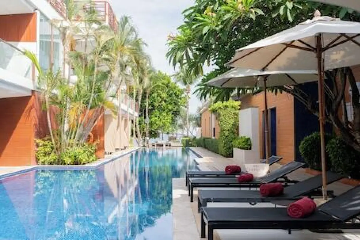 La Flora Resort Patong – Affordable hotel in Patong